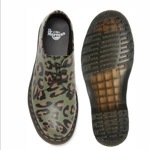 Doc Martin NEW Khaki Green Leopard print Oxford 7M/9W